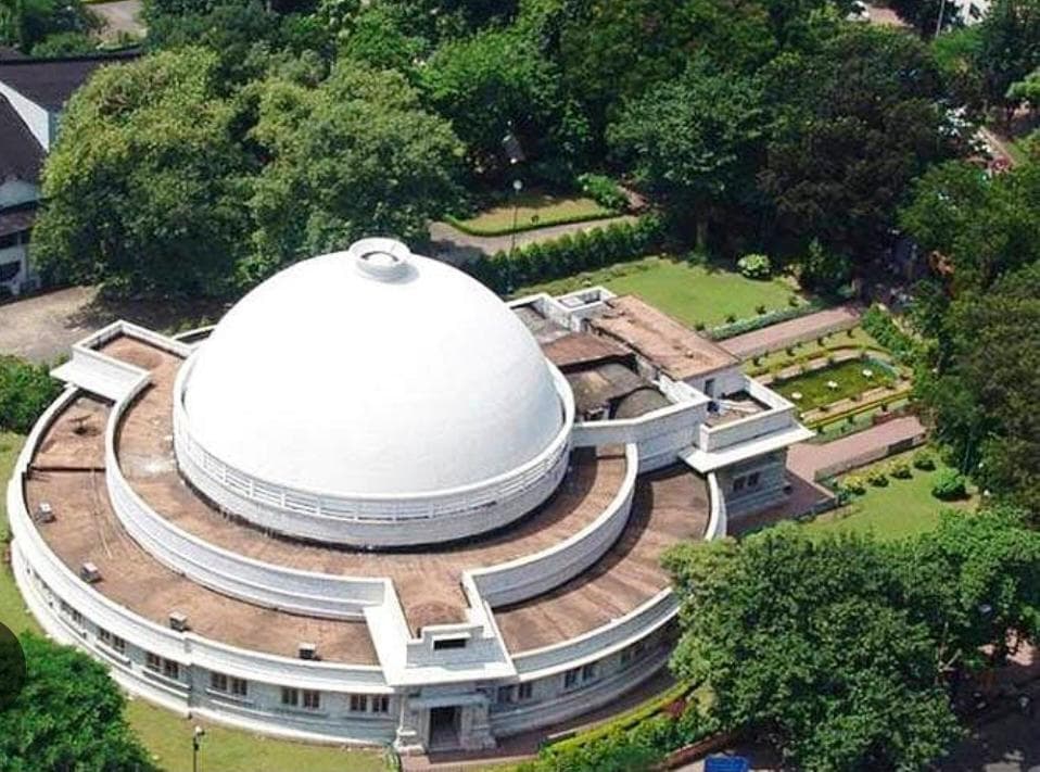 Students gathered at Birla Planetarium, Hyderabad